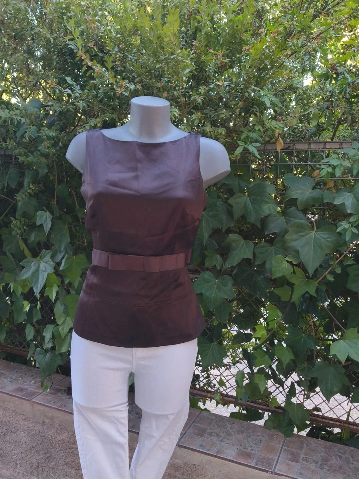 Top satinado marrón con lazo - Síntesis 🌈