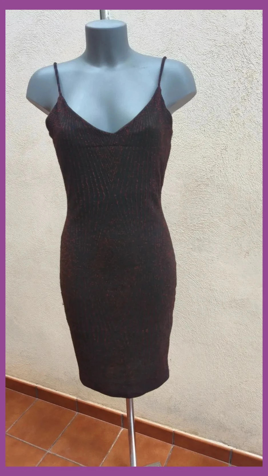 Vestido Ajustado Negro y Rojo Metalizado - Haute Monde 🌈