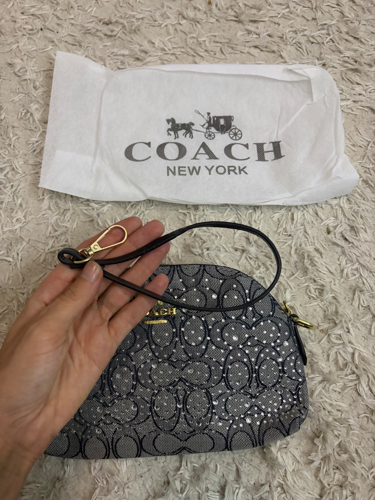 Sac bandoulière gris/noir à strass – chaîne dorée + dragonne – Pas de marque – taille Taille unique 4