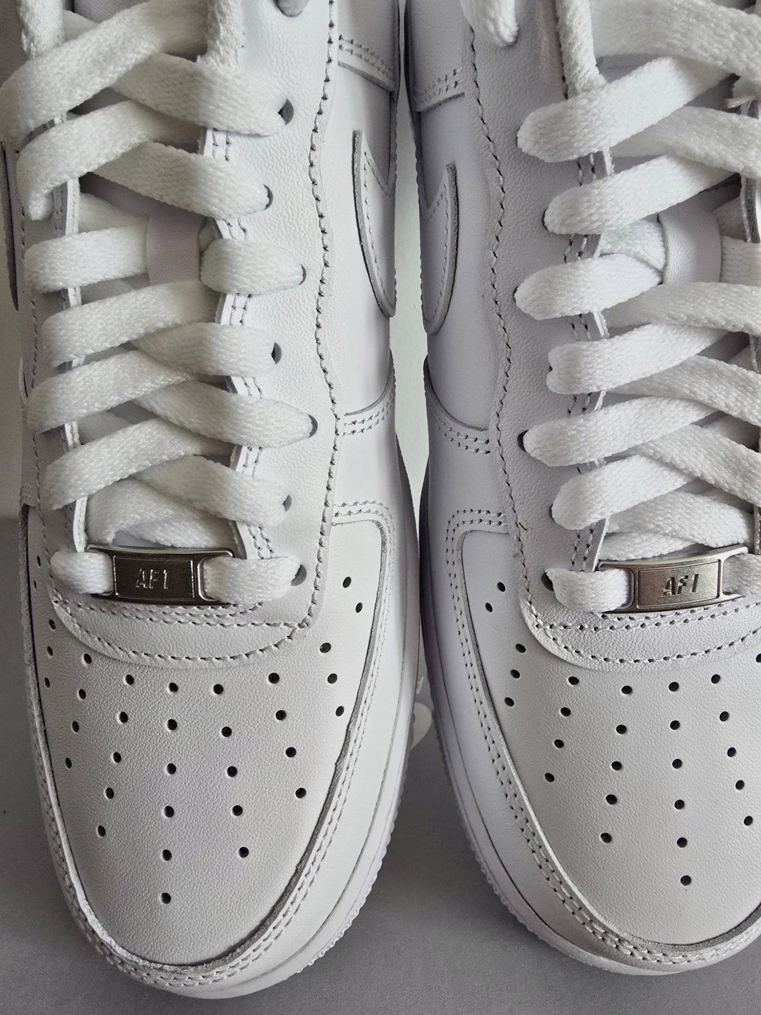 Baskets air force one 1.07 taille 42.5