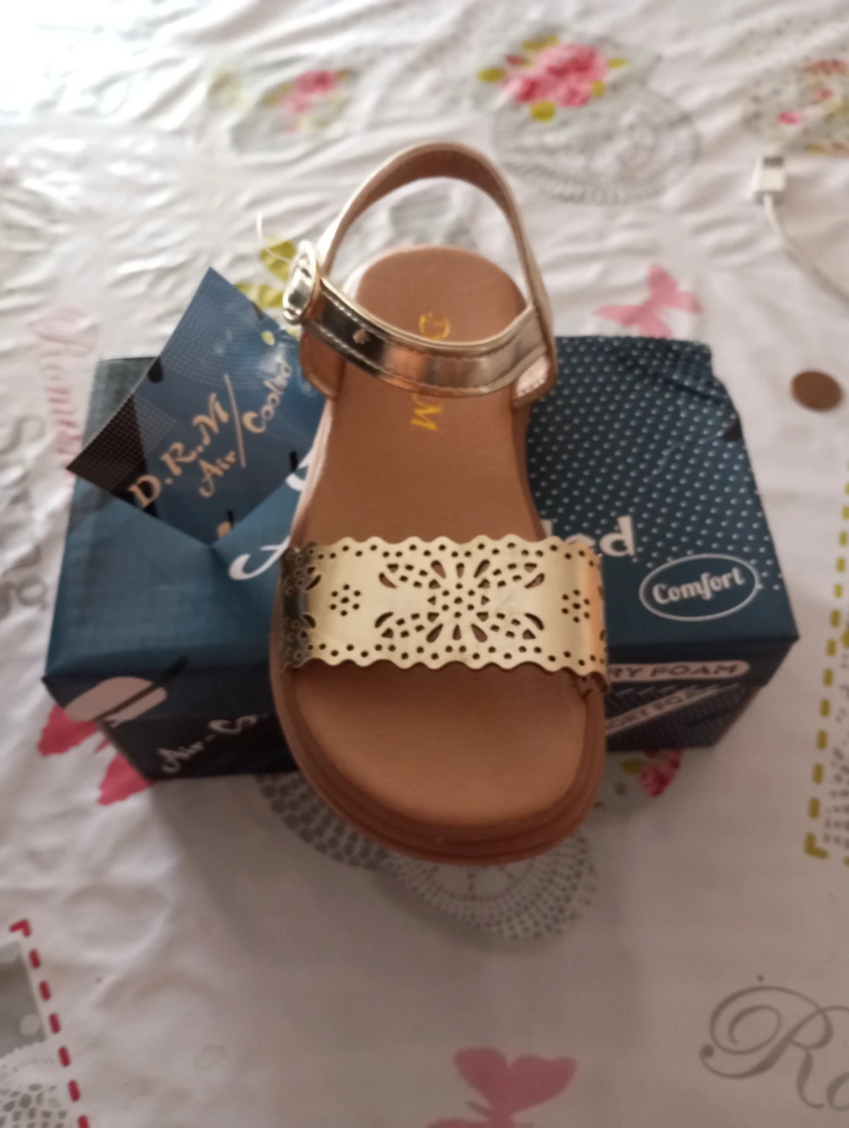 Sandalias niña doradas Memory Foam cómodas Talla 26 – DMR – taille 26 2