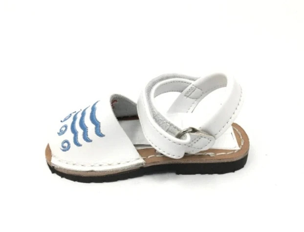 Sandalias piel menorquinas blancas con peces bordados Abarcas Talla 31 – Bubble Kids – taille 31 4