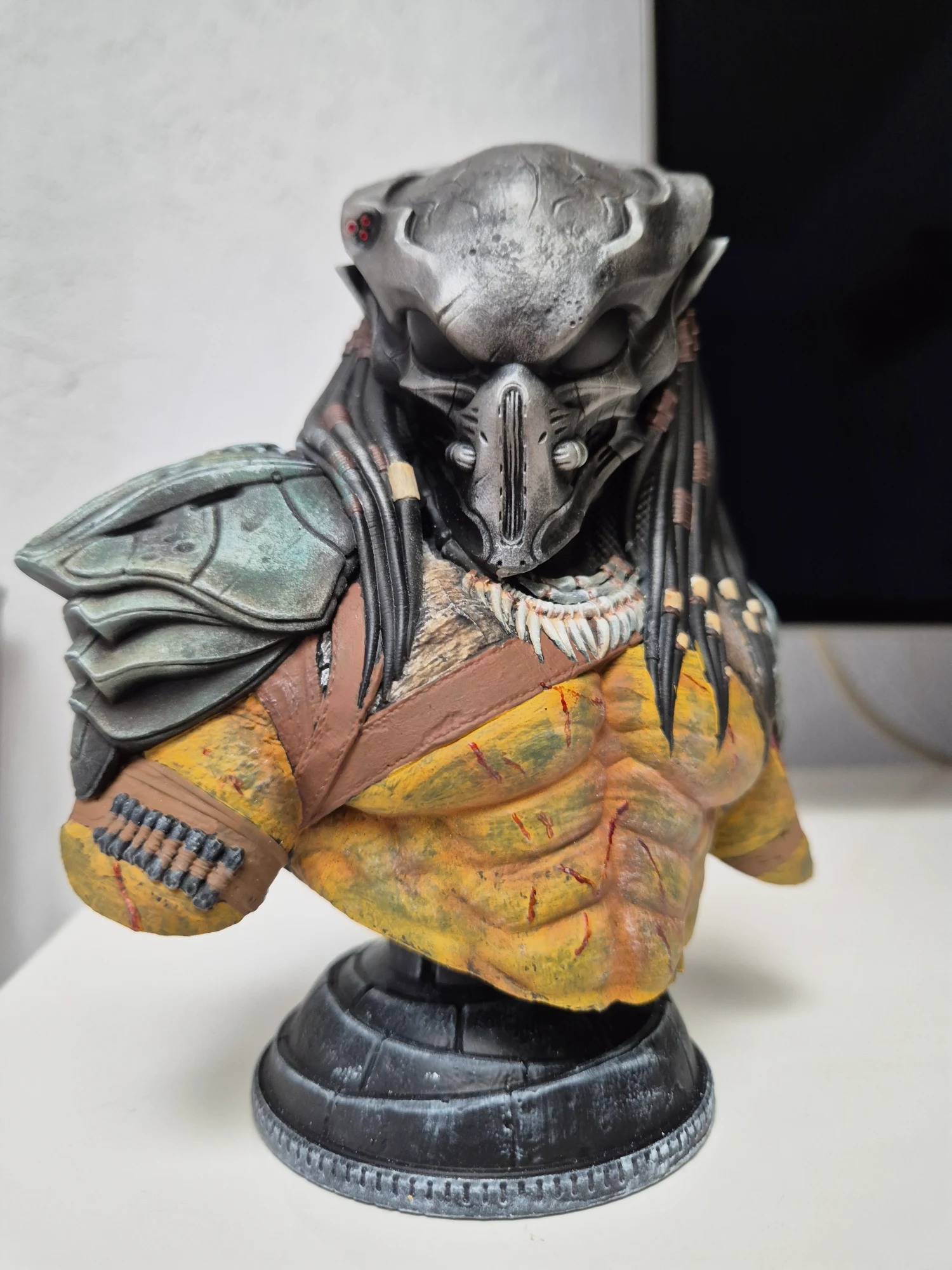 Buste Predator
