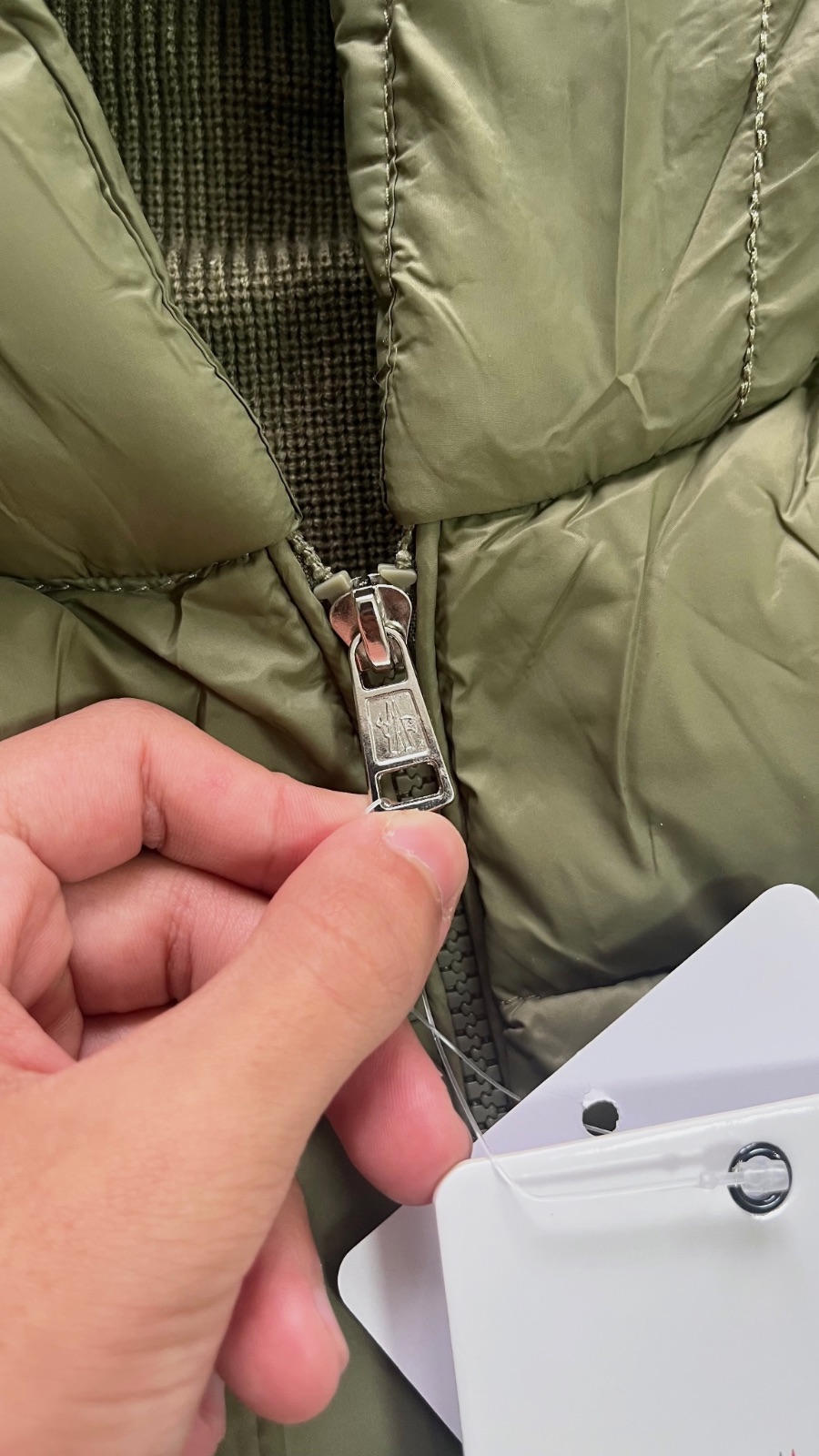 Cardigan moncler neuf avec étiquette taille M  – Moncler – taille M 4