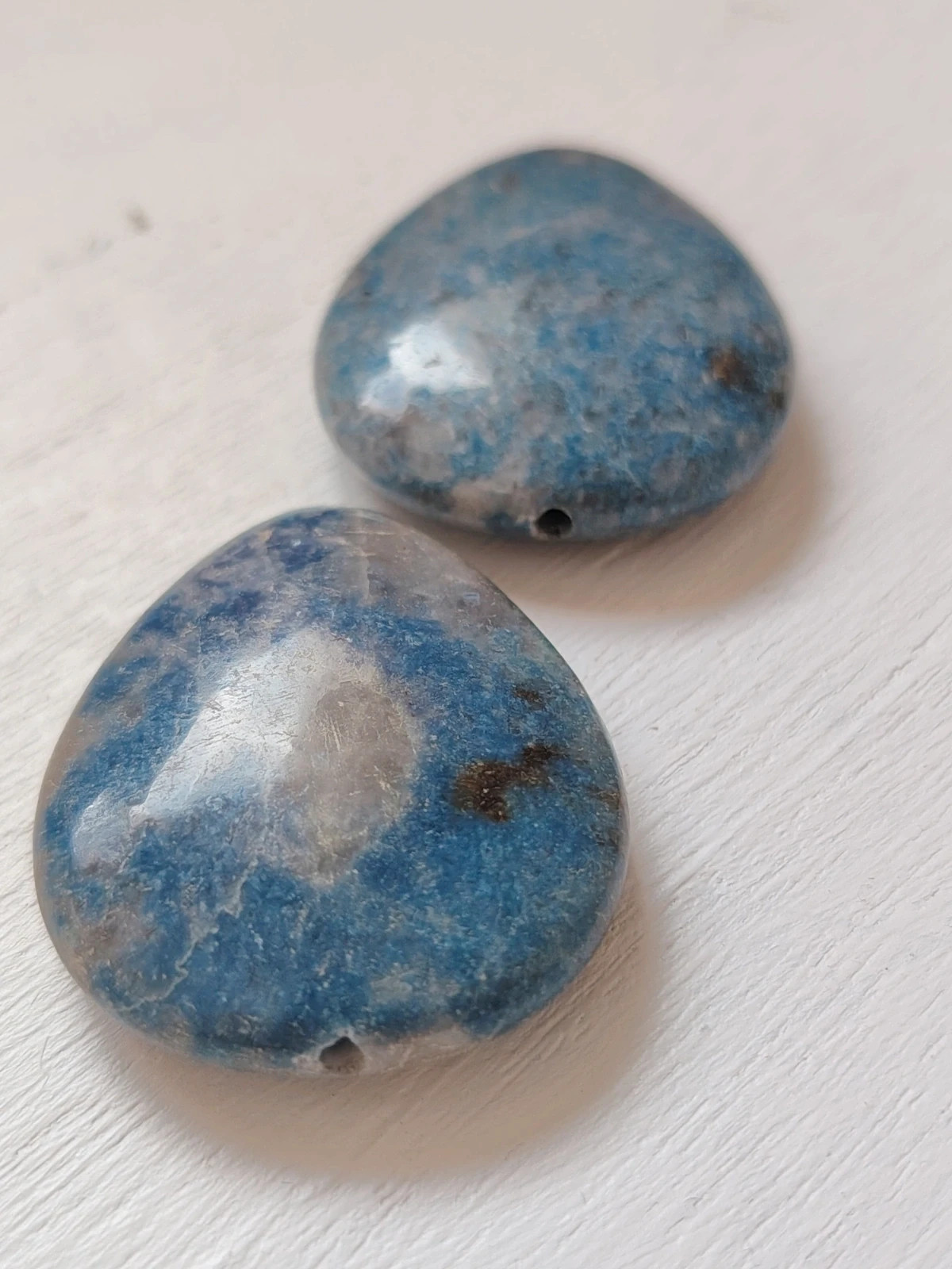 2 perles sodalite naturelle bleue galet 35x30mm création bijoux