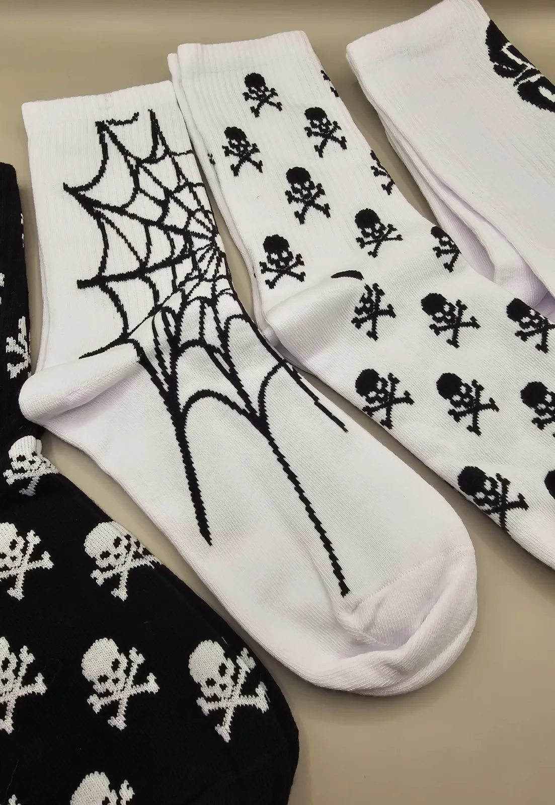 Men's Skull Spider theme Socks Set of 4 – No brand – taille Taille unique 2