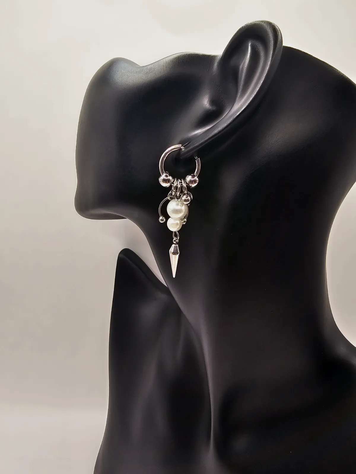 Silver Stainless Steel Hoop Earring With Pearl And Spike Charms – No brand – taille Taille unique 3