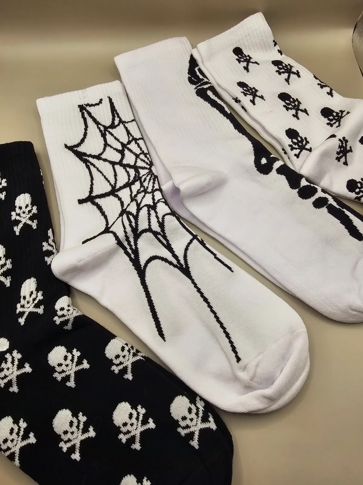 Men's Skull Spider theme Socks Set of 4 – No brand – taille Taille unique 5