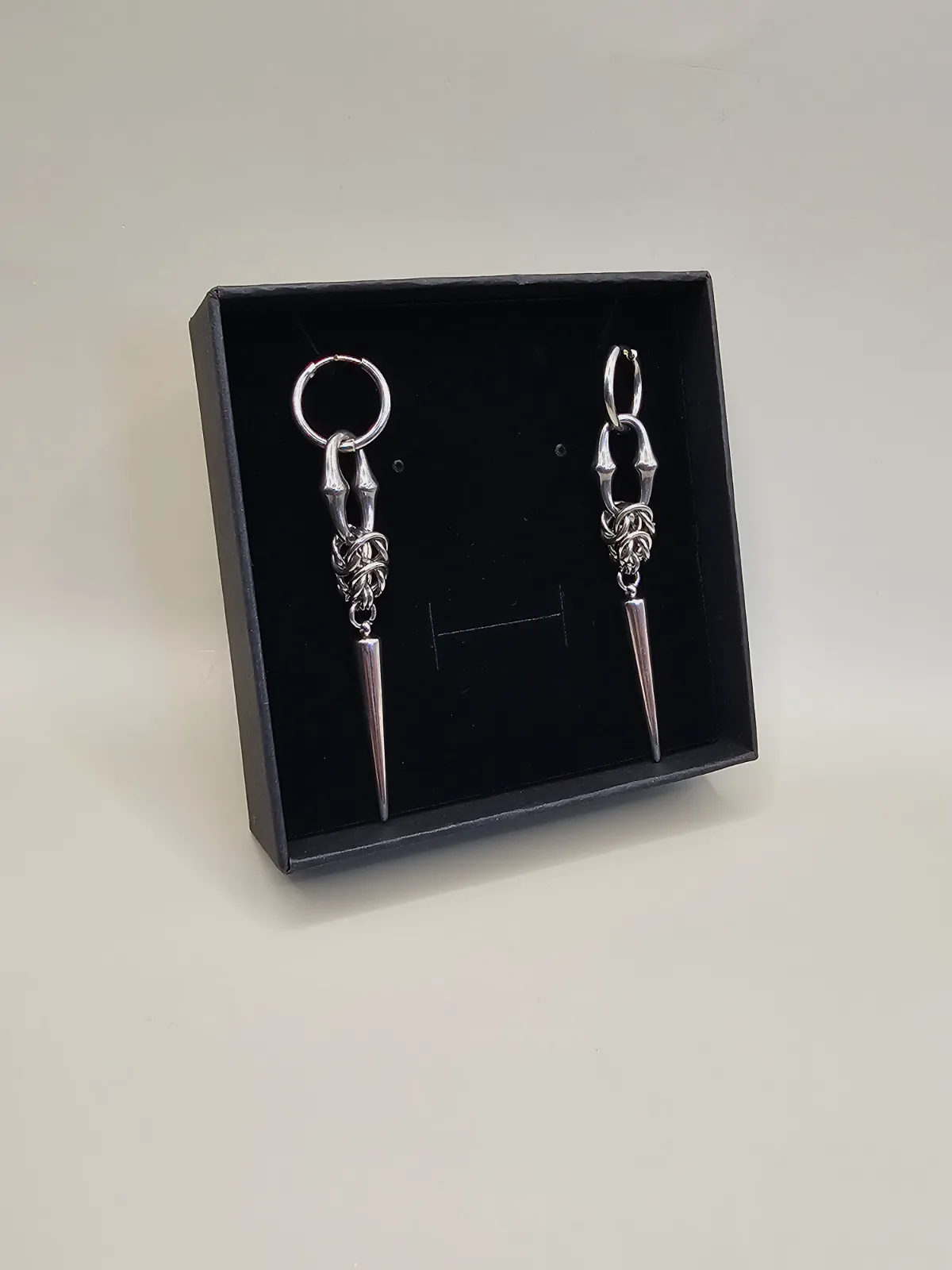 Silver Stainless Steel Earring chainmail-inspired centre Gothic Earring – No brand 2