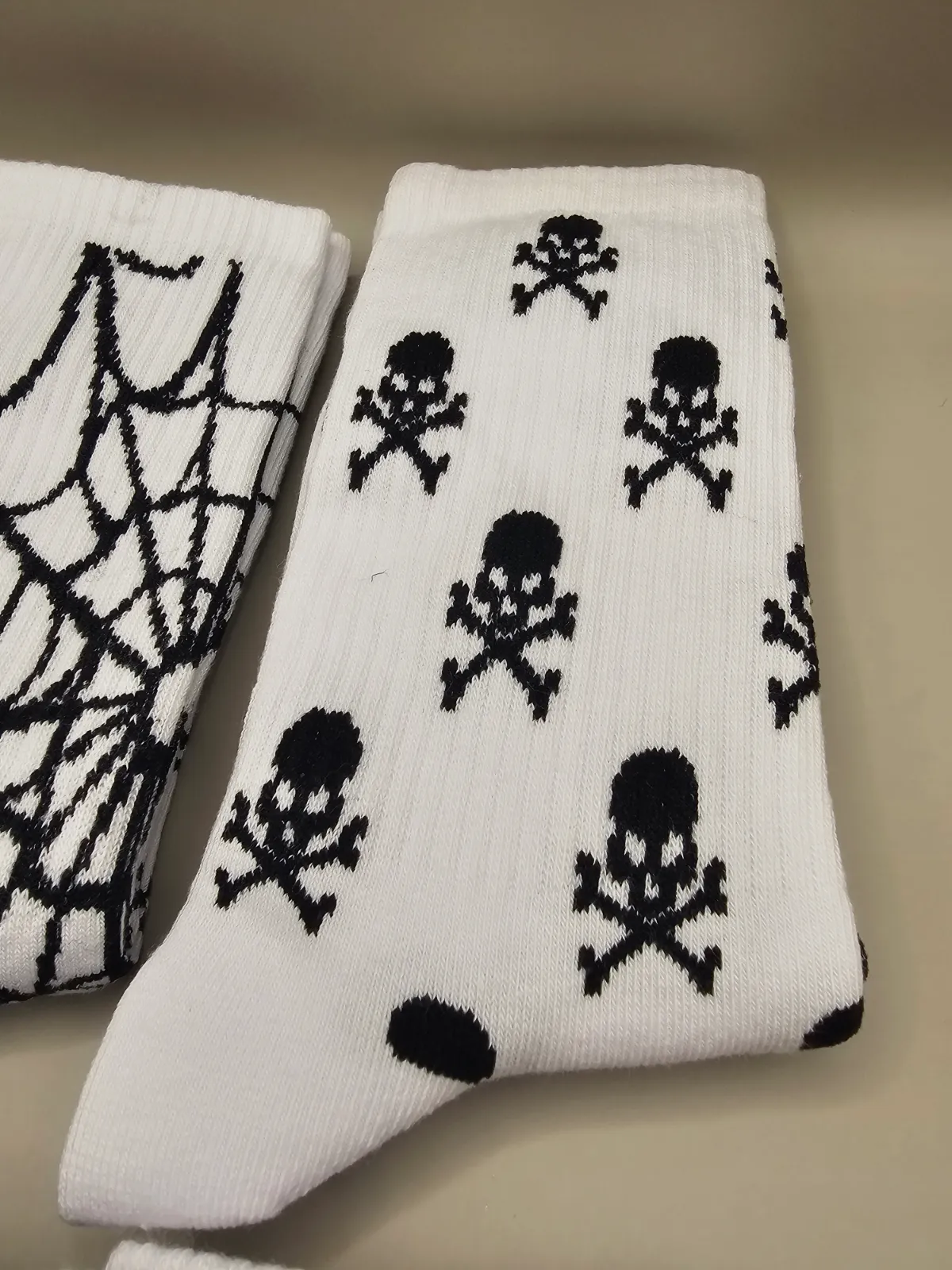 Men's Skull Spider theme Socks Set of 4 – No brand – taille Taille unique 4