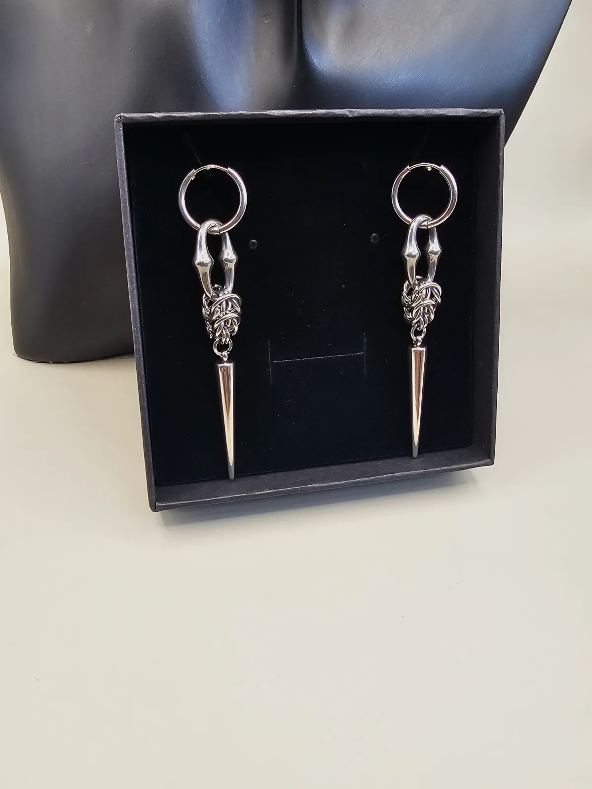 Silver Stainless Steel Earring chainmail-inspired centre Gothic Earring – No brand 5