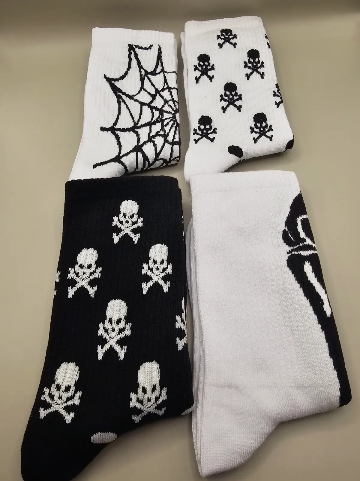 Men's Skull Spider theme Socks Set of 4 – No brand – taille Taille unique 9