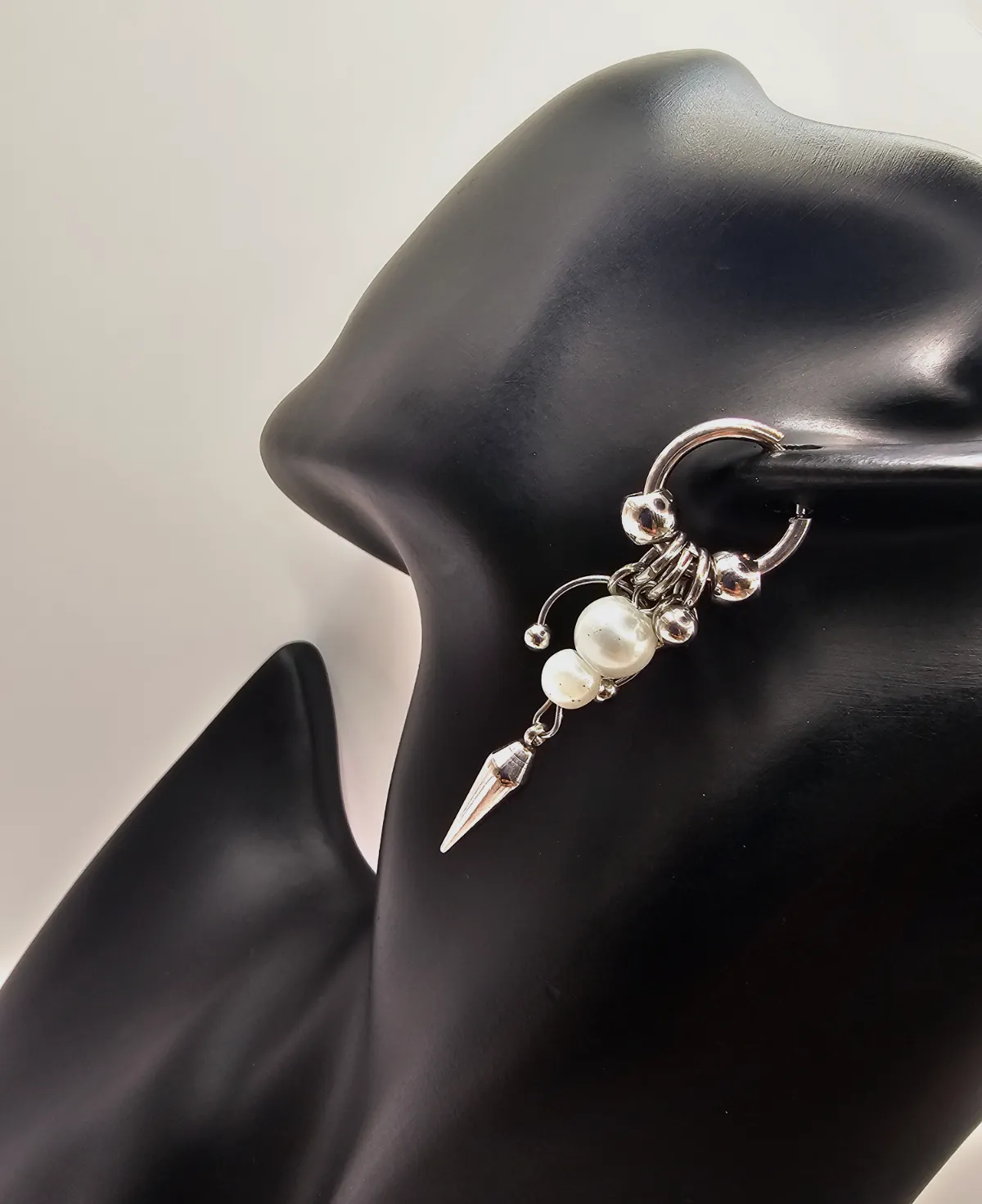 Silver Stainless Steel Hoop Earring With Pearl And Spike Charms – No brand – taille Taille unique 4