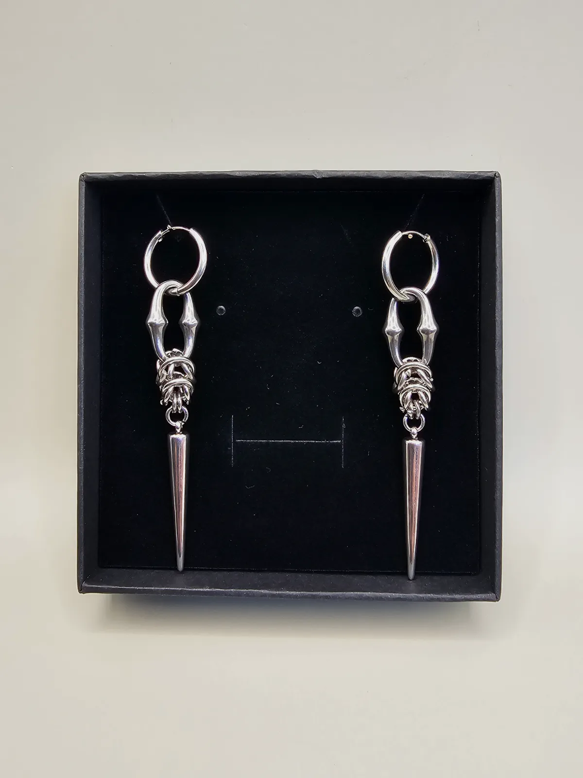 Silver Stainless Steel Earring chainmail-inspired centre Gothic Earring – No brand 3