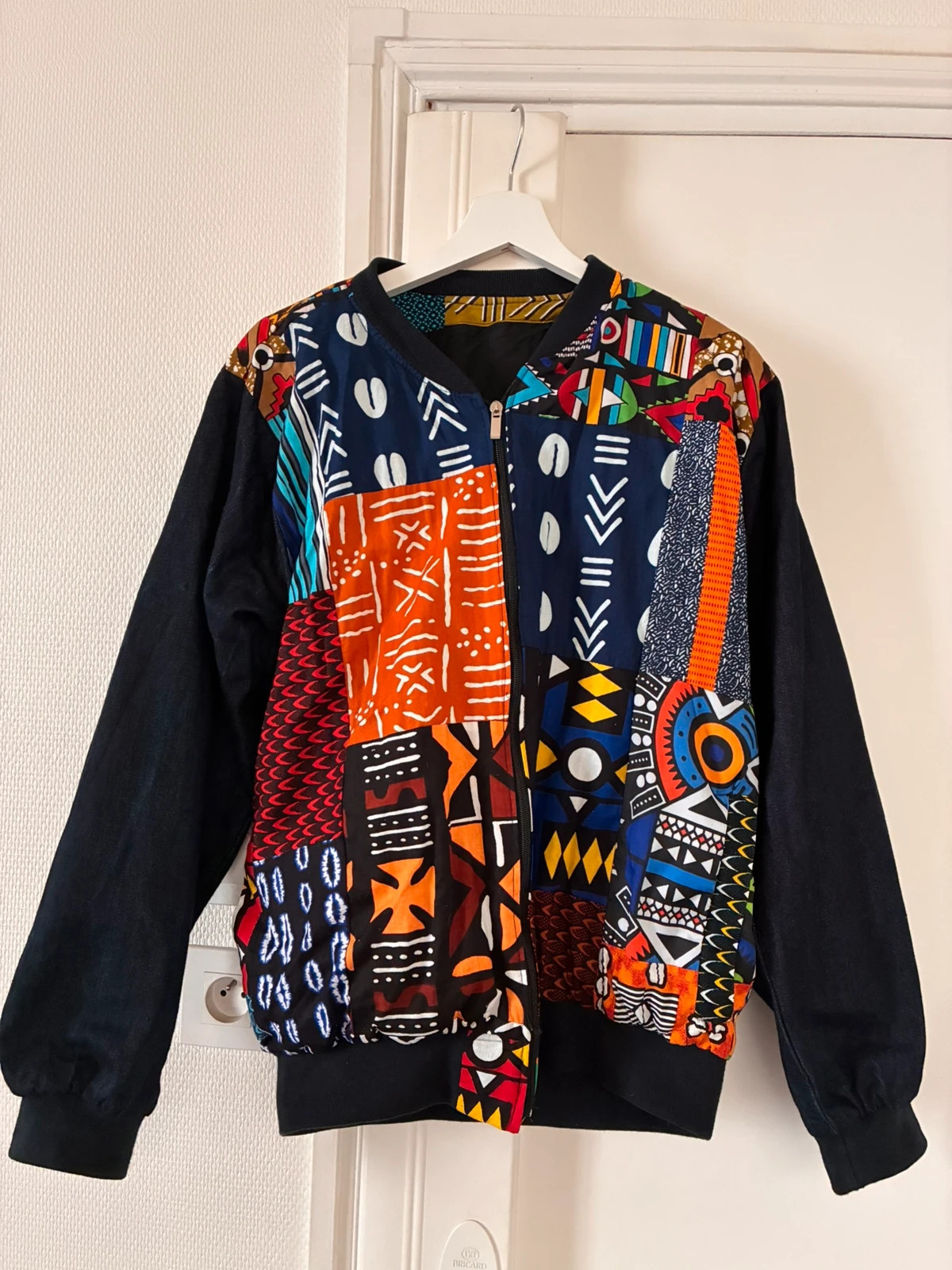 Veste style va bomber réversible en Wax et noir Motif Patchwork africain unique taille M – Couturiere – taille L