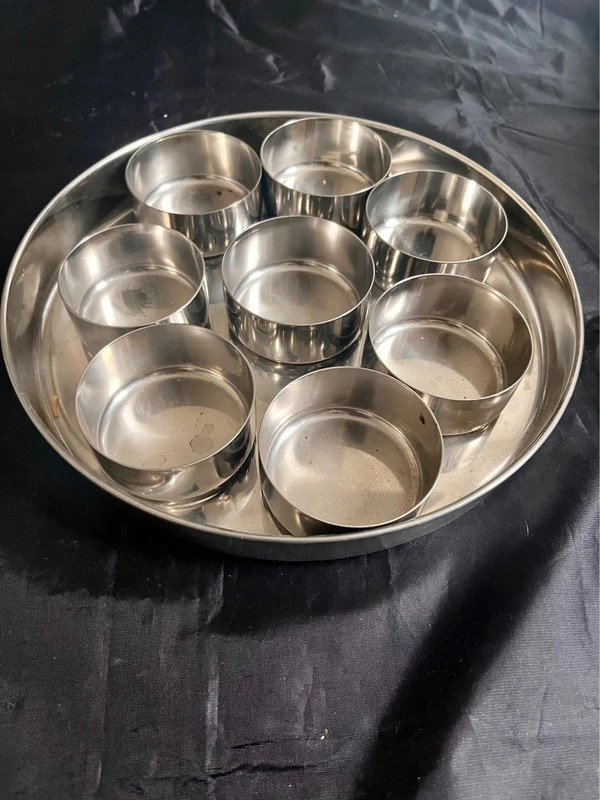 Plateau plus lot de 8 organiseurs en acier inoxydable pour épices