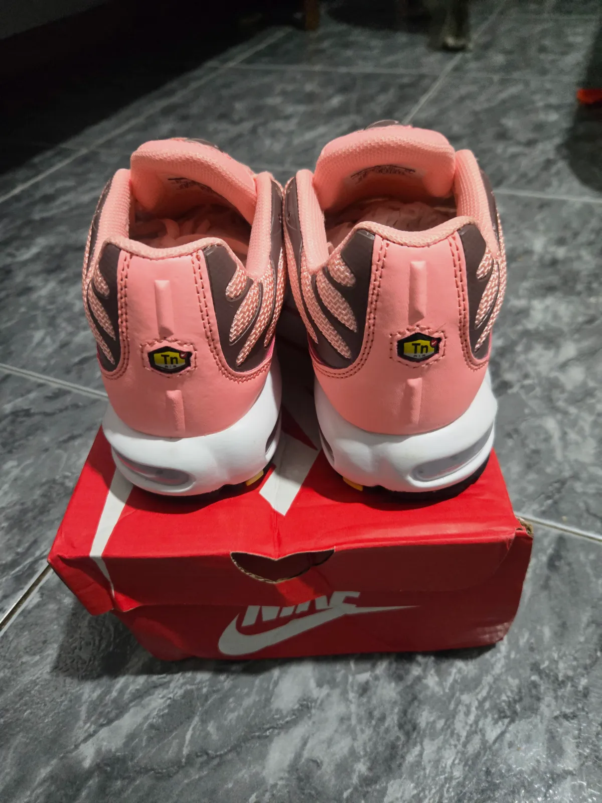 Nike Air Max Plus TN Coral Pink – Size EU 35 – Brand New – Nike – taille EU 35 3