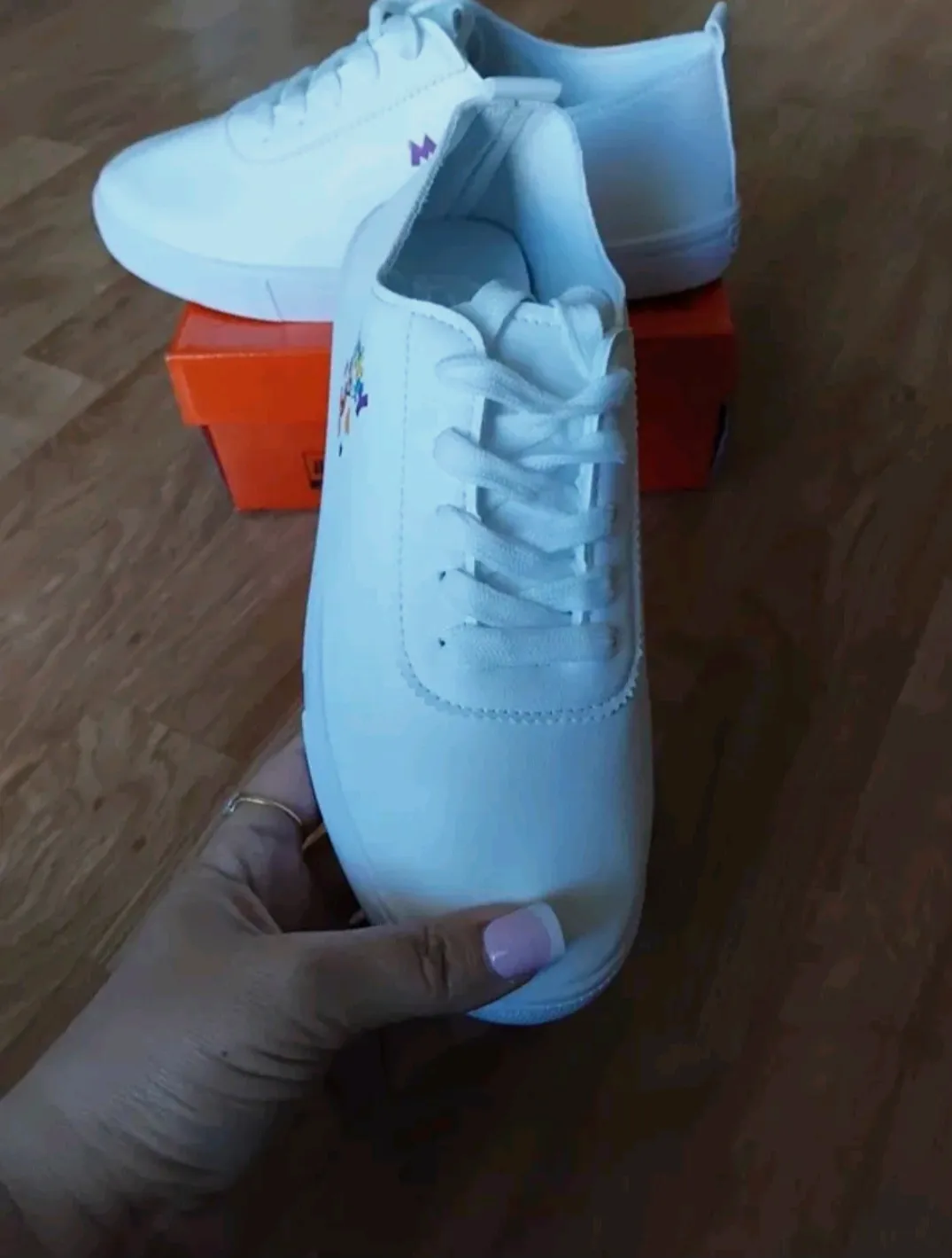Basket neuf femme 38 – Laboutiquefashion – taille EU 38 5