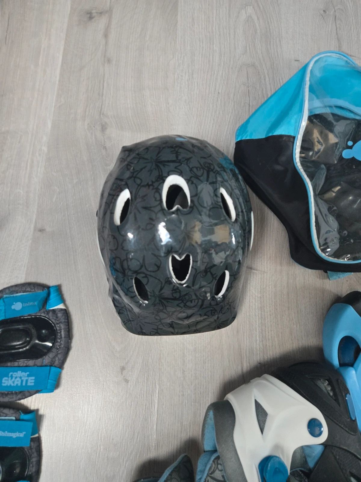 Set complet de roller enfant avec casque, protections et sac – ItsImagical – taille 30 4