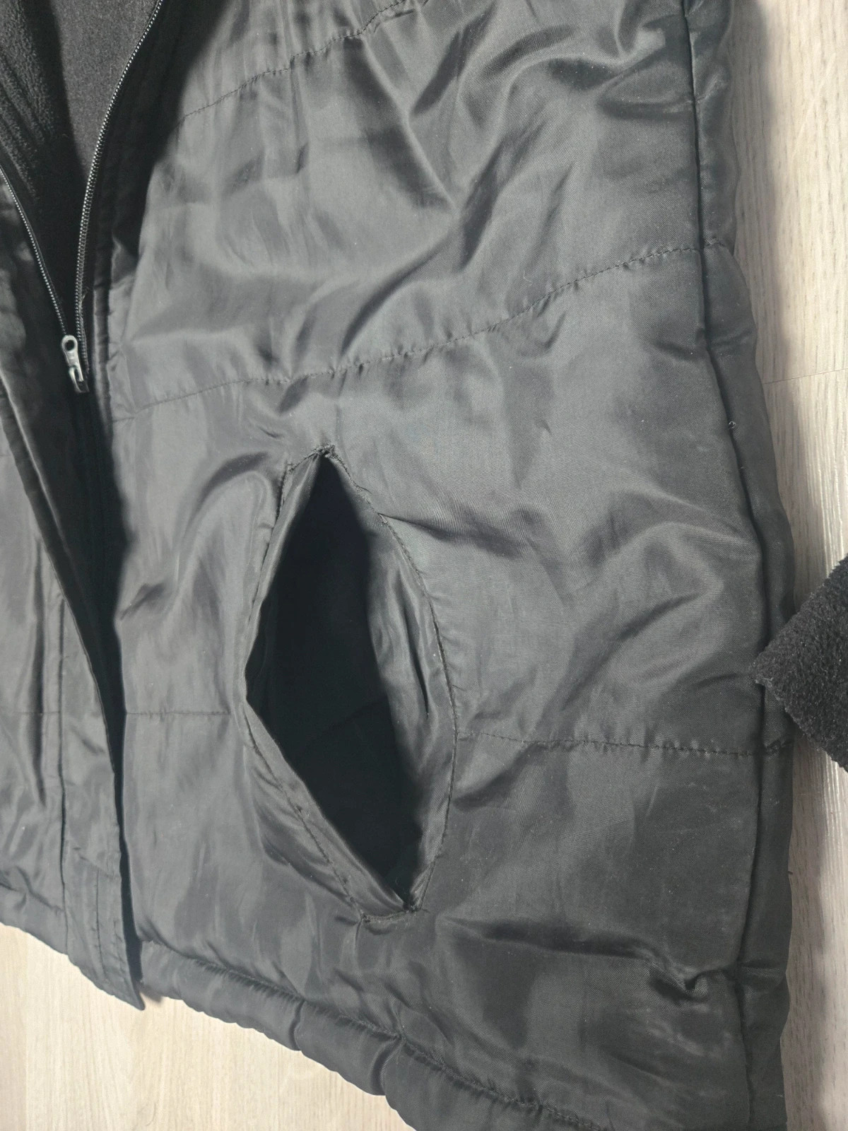 Veste matelassée noire avec manches en polaire Taille 46 – pas de marque – taille S 5