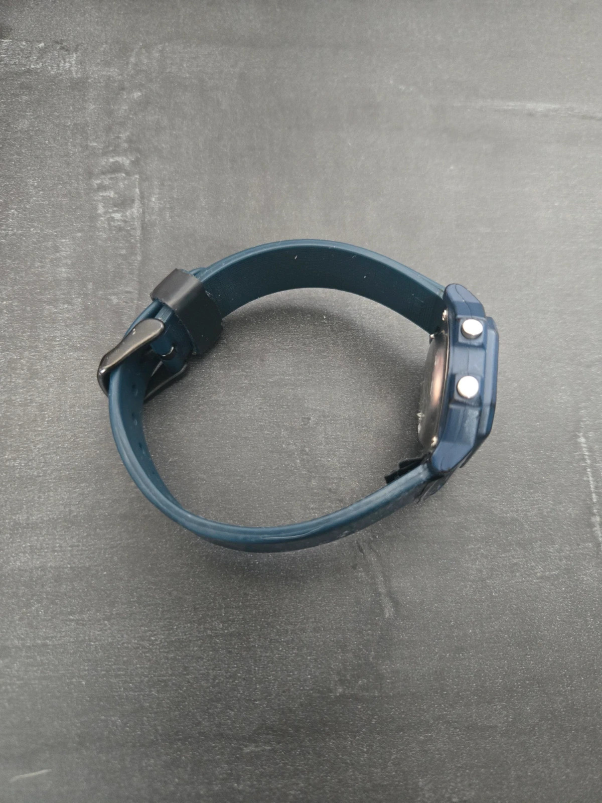 Montre Louis Pion avec bracelet abîmé – Louis pion – taille 30–38 mm 2