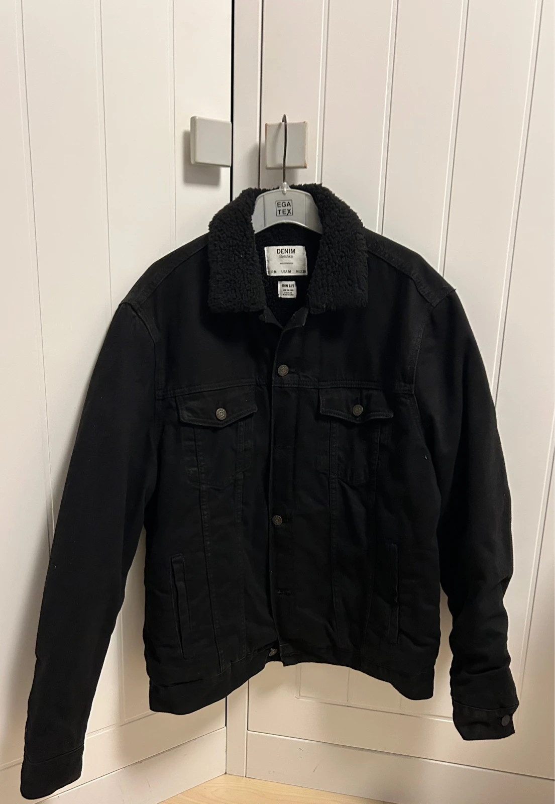 Chaqueta vaquera borreguito negra