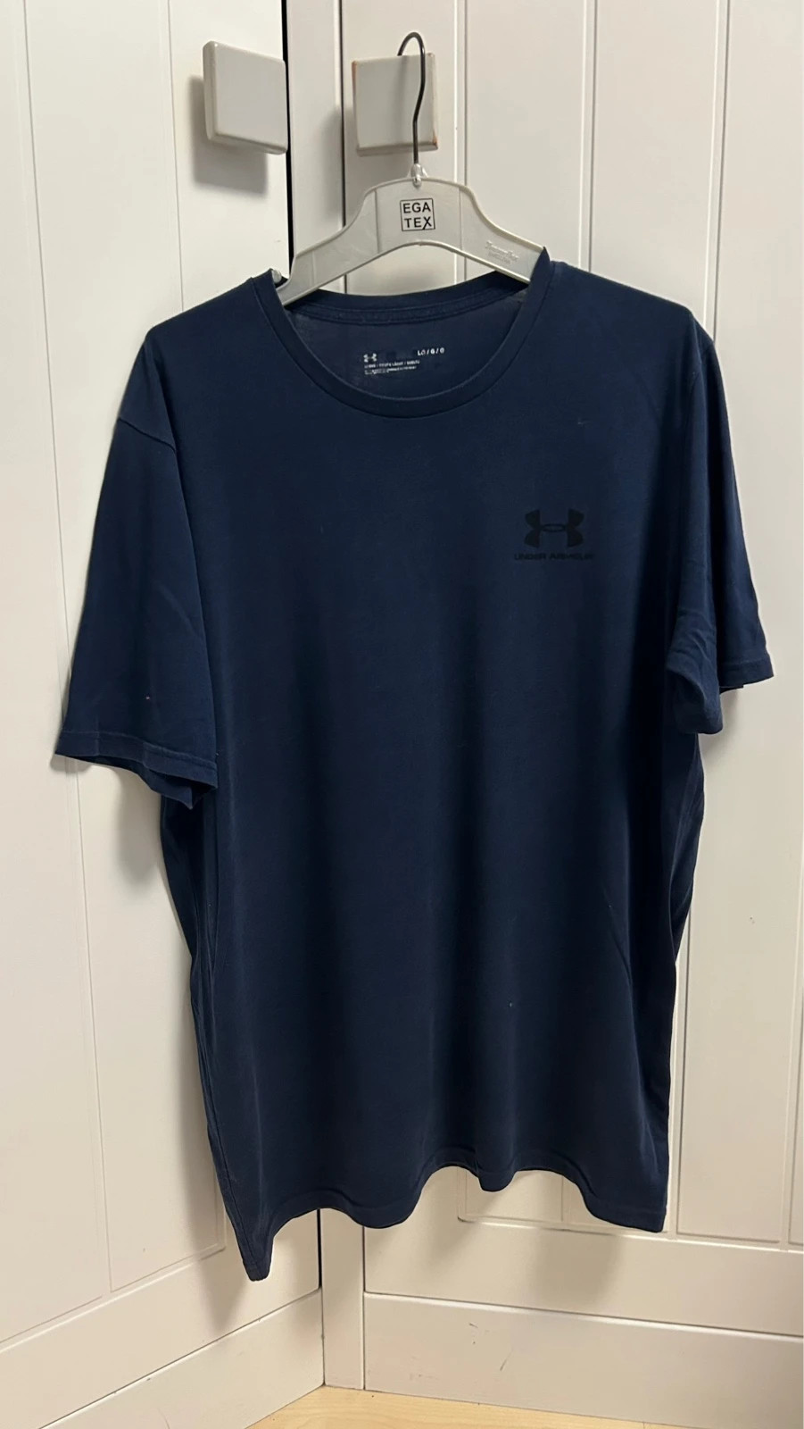 Camiseta Under Armour azul marino