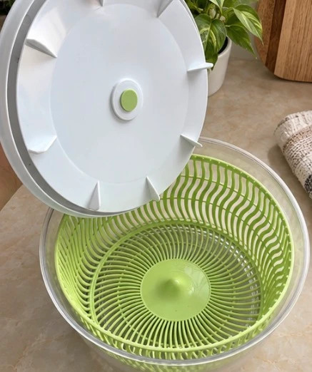 Centrifugador de ensalada manual – blanco y verde 2