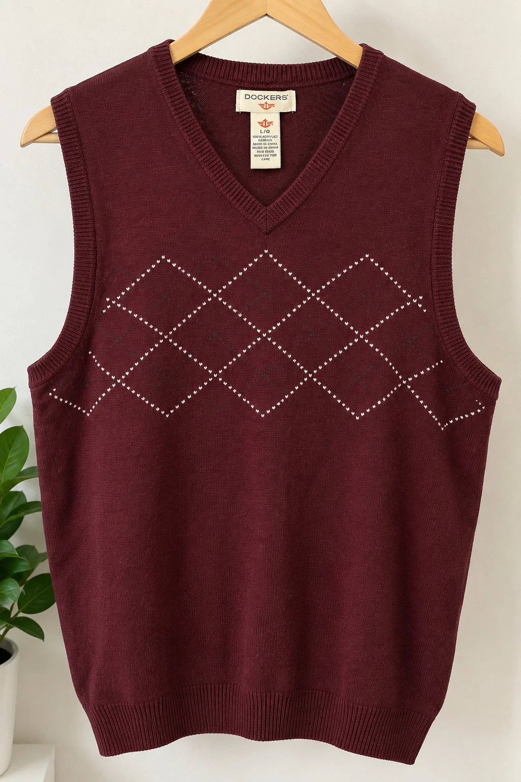 Dockers Burgundy Argyle Sweater Vest – Size L