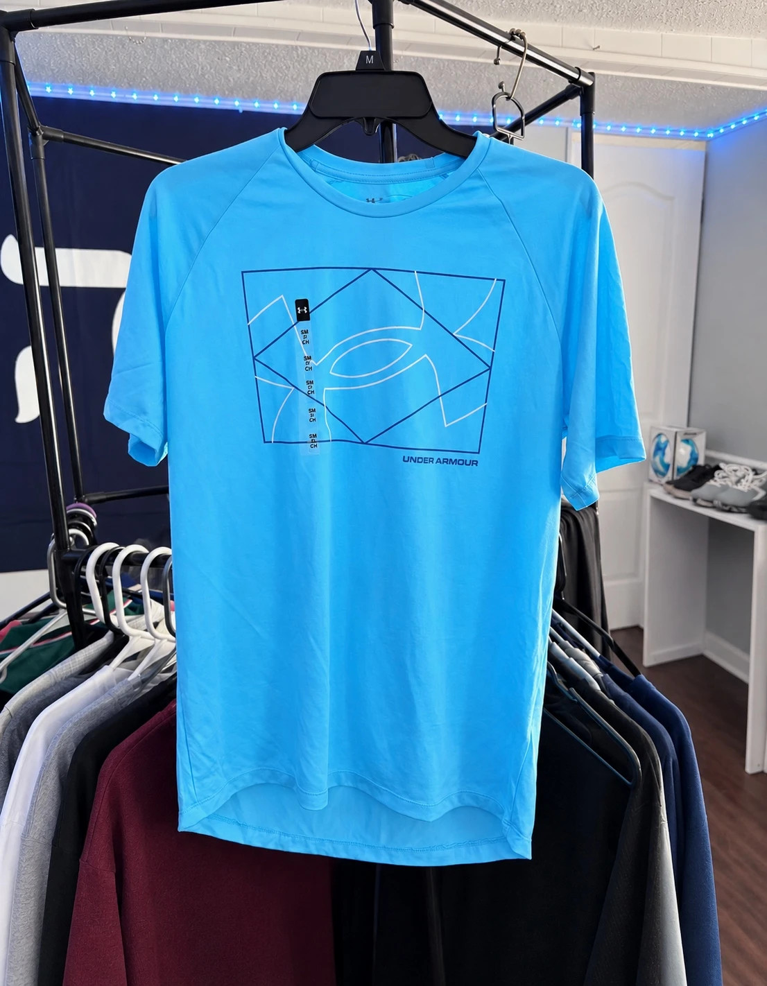 Under Armour Blue Athletic T-Shirt – Size M