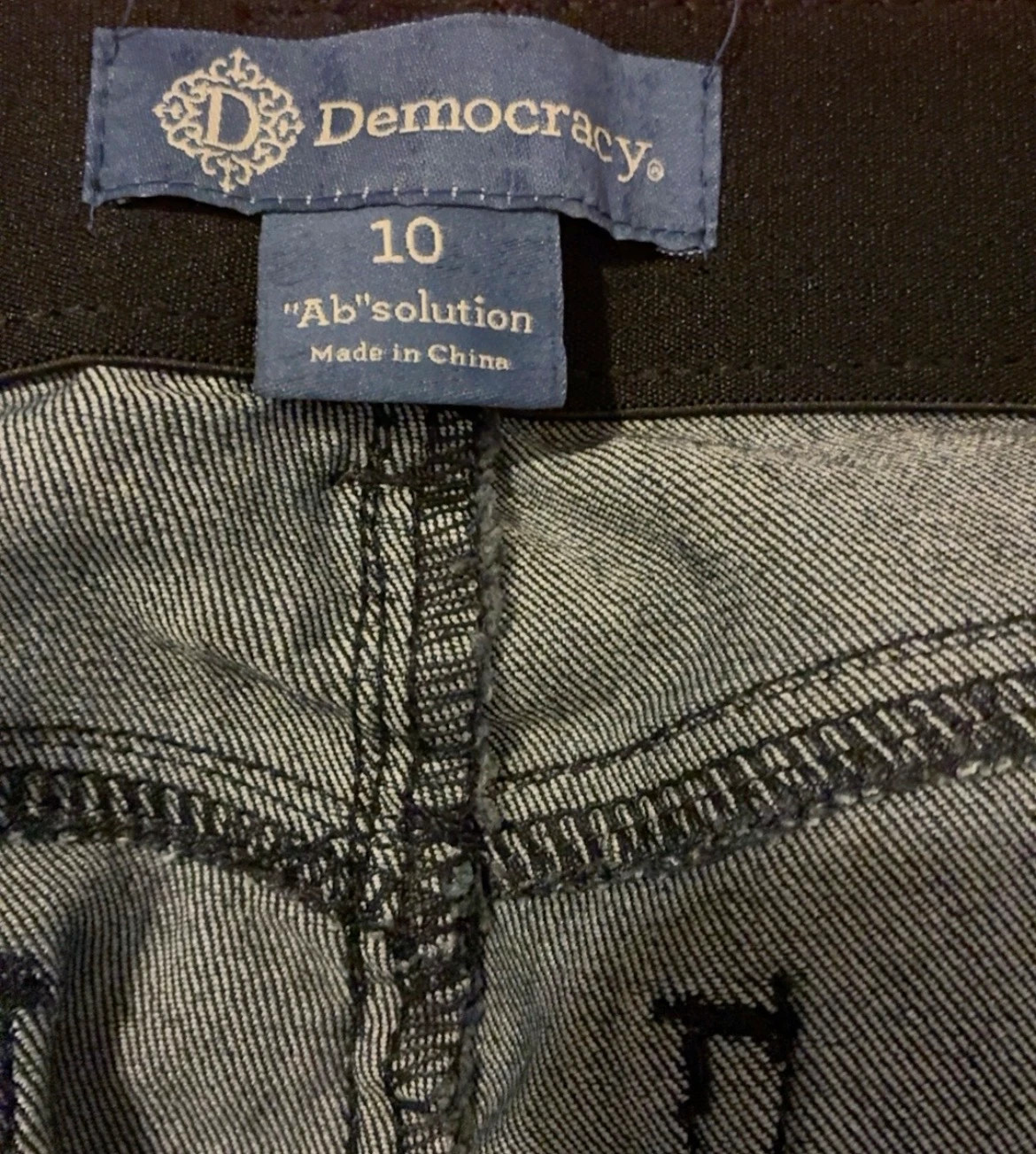 Democracy “Ab”solution Skinny Jeans – Women’s Size 10 – Democracy – taille M / US 8-10 2