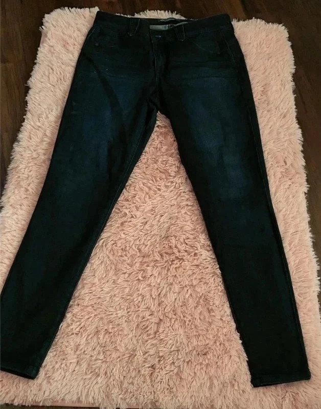 Democracy “Ab”solution Skinny Jeans – Women’s Size 10 – Democracy – taille M / US 8-10