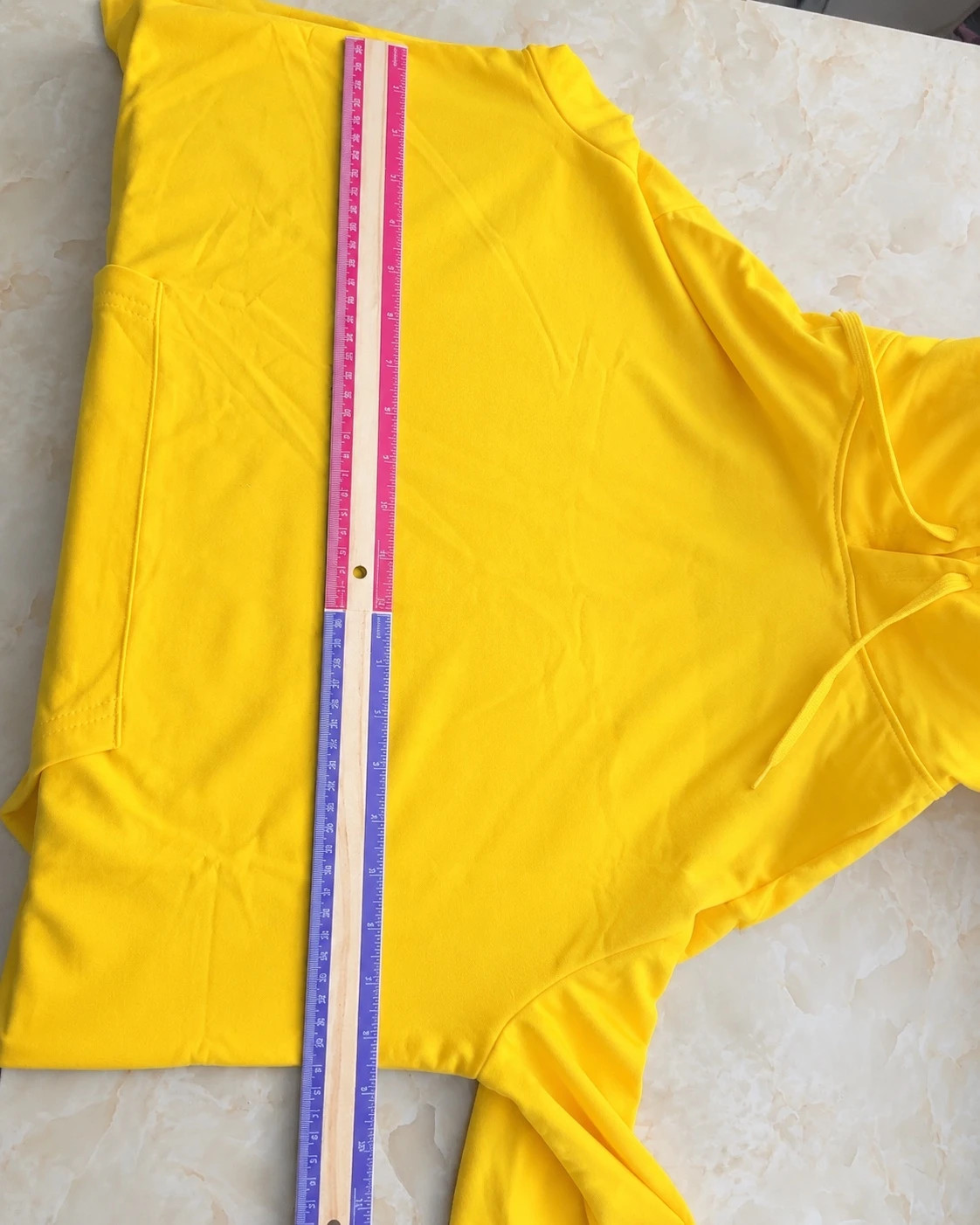 Bright Yellow Pullover Hoodie – No Size Tag – taille Other 4