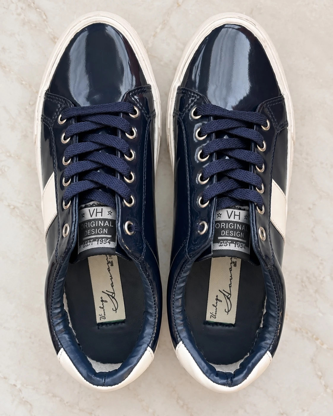 Vintage Havana Liquid Navy Patent Sneakers Size 8 – Vintage Havana – taille 8 2