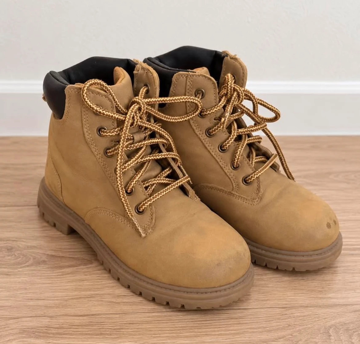 Kids Tan Lace-Up Ankle Boots – Youth Size 1 – taille 1 junior
