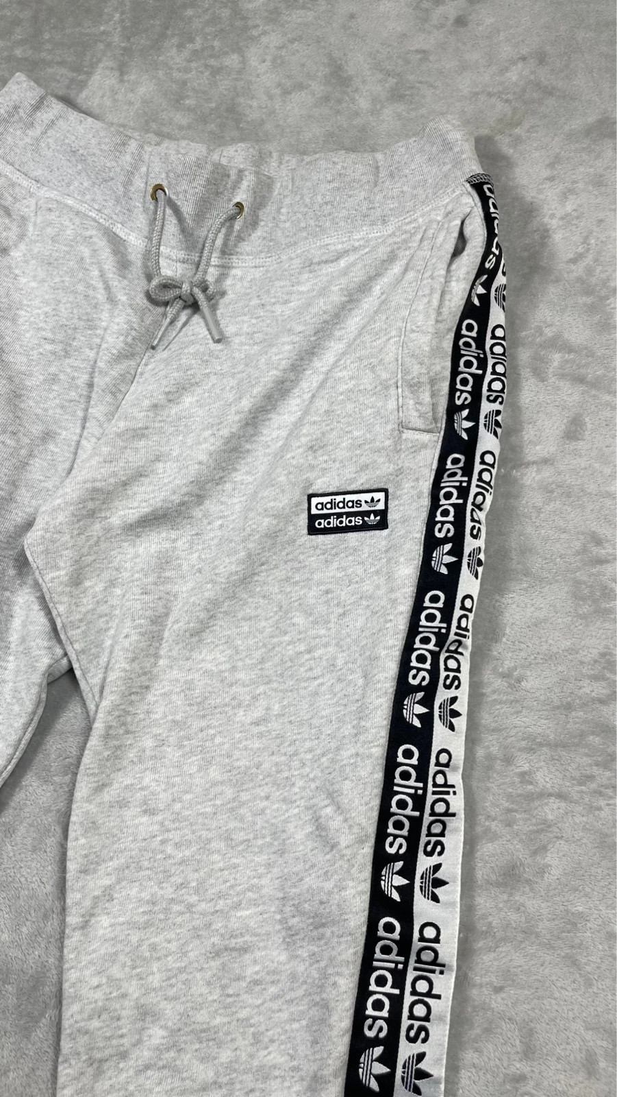 Adidas Sweatpants Vintage 00s Grey Logo Side Tape S Y2K – adidas – taille S / 36 / 8 3
