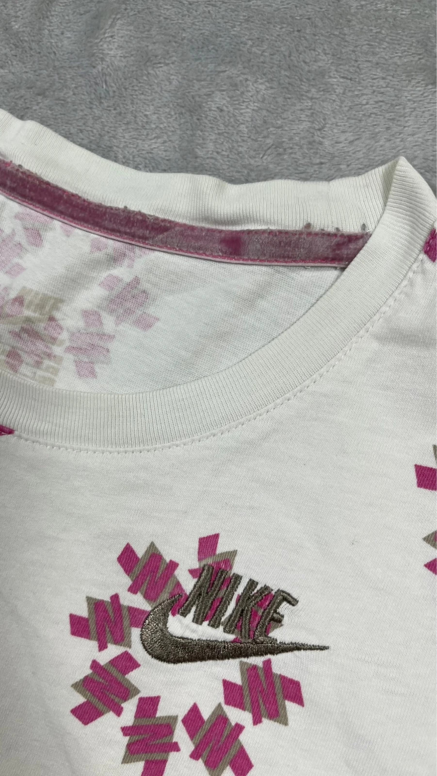 Nike T-Shirt White Pink Pattern Graphic Short Sleeve Sport Casual 00s – Nike – taille S / 36 / 8 2
