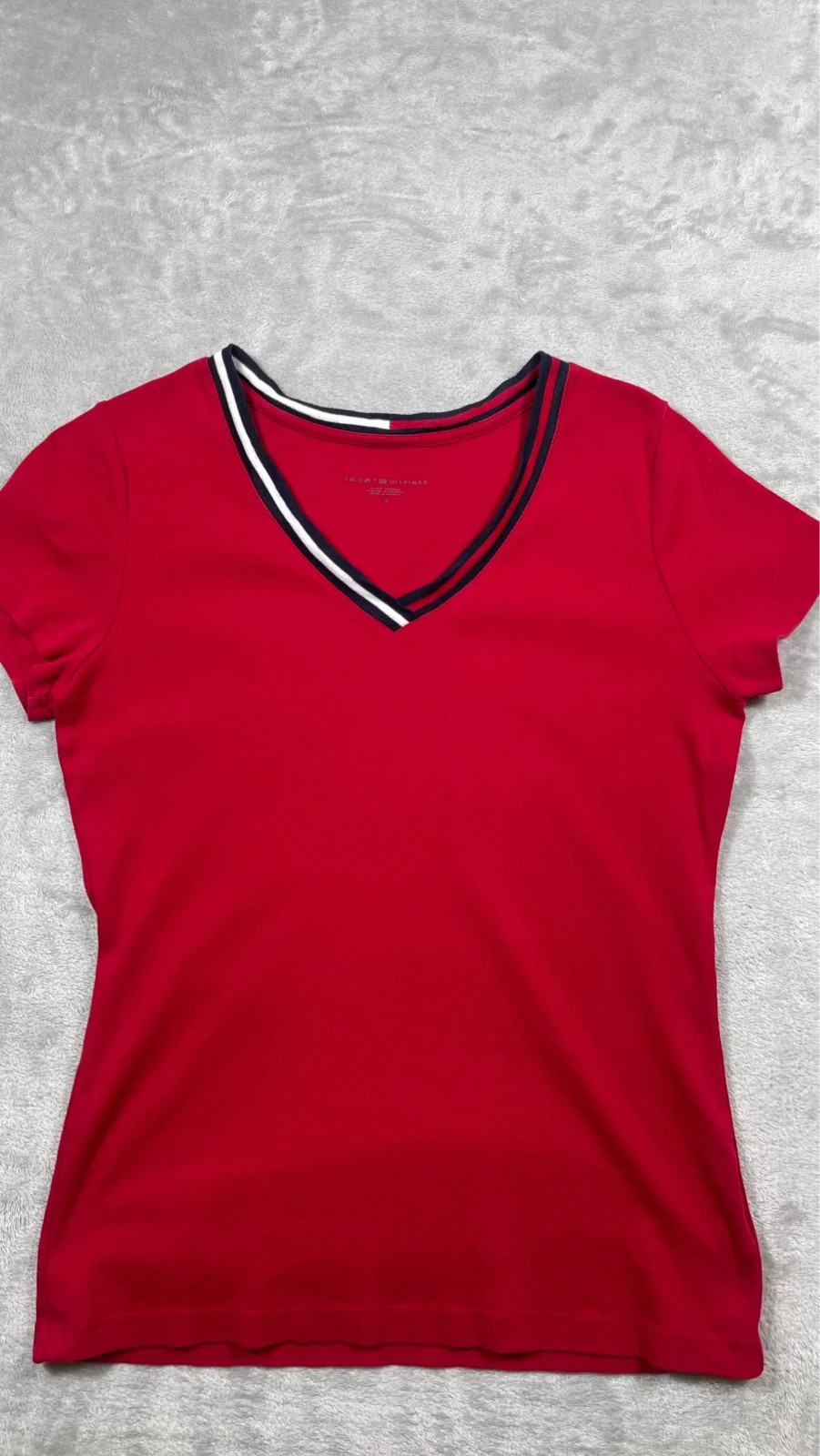 Tommy Hilfiger V-Neck T-Shirt Red Striped Collar Short Sleeve Casual 00s – Tommy Hilfiger – taille M / 38 / 10 3