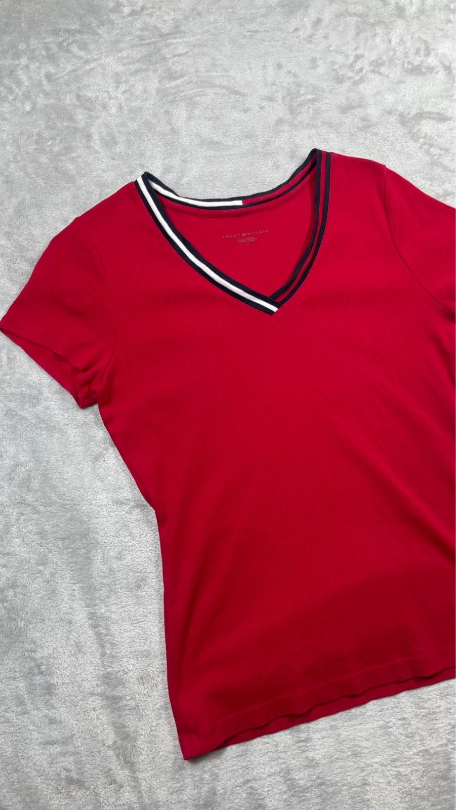 Tommy Hilfiger V-Neck T-Shirt Red Striped Collar Short Sleeve Casual 00s – Tommy Hilfiger – taille M / 38 / 10 2