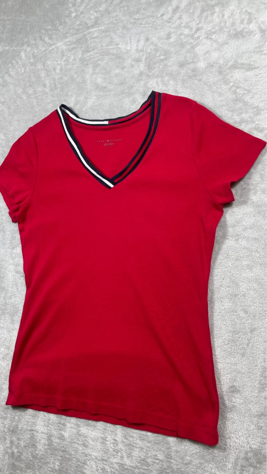 Tommy Hilfiger V-Neck T-Shirt Red Striped Collar Short Sleeve Casual 00s – Tommy Hilfiger – taille M / 38 / 10 5