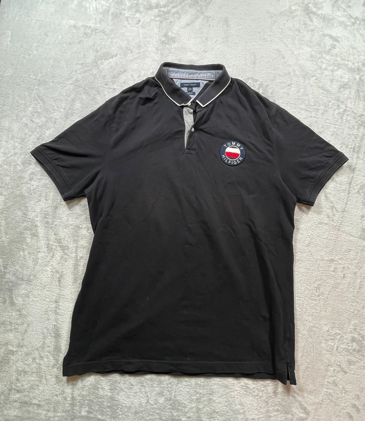 Tommy Hilfiger Polo Shirt Black Logo Patch Short Sleeve Y2K 00s Talla XXL – Tommy Hilfiger – taille XXL 2