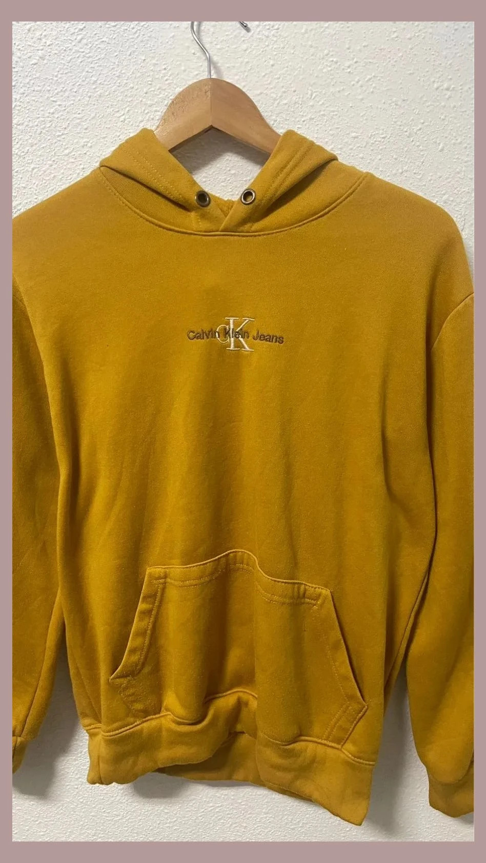 Sudadera Mostaza Minimalista con Capucha Logo Bordado Talla L Algodón Cálida Invierno Hombre – Vintage Dressing – taille L 3