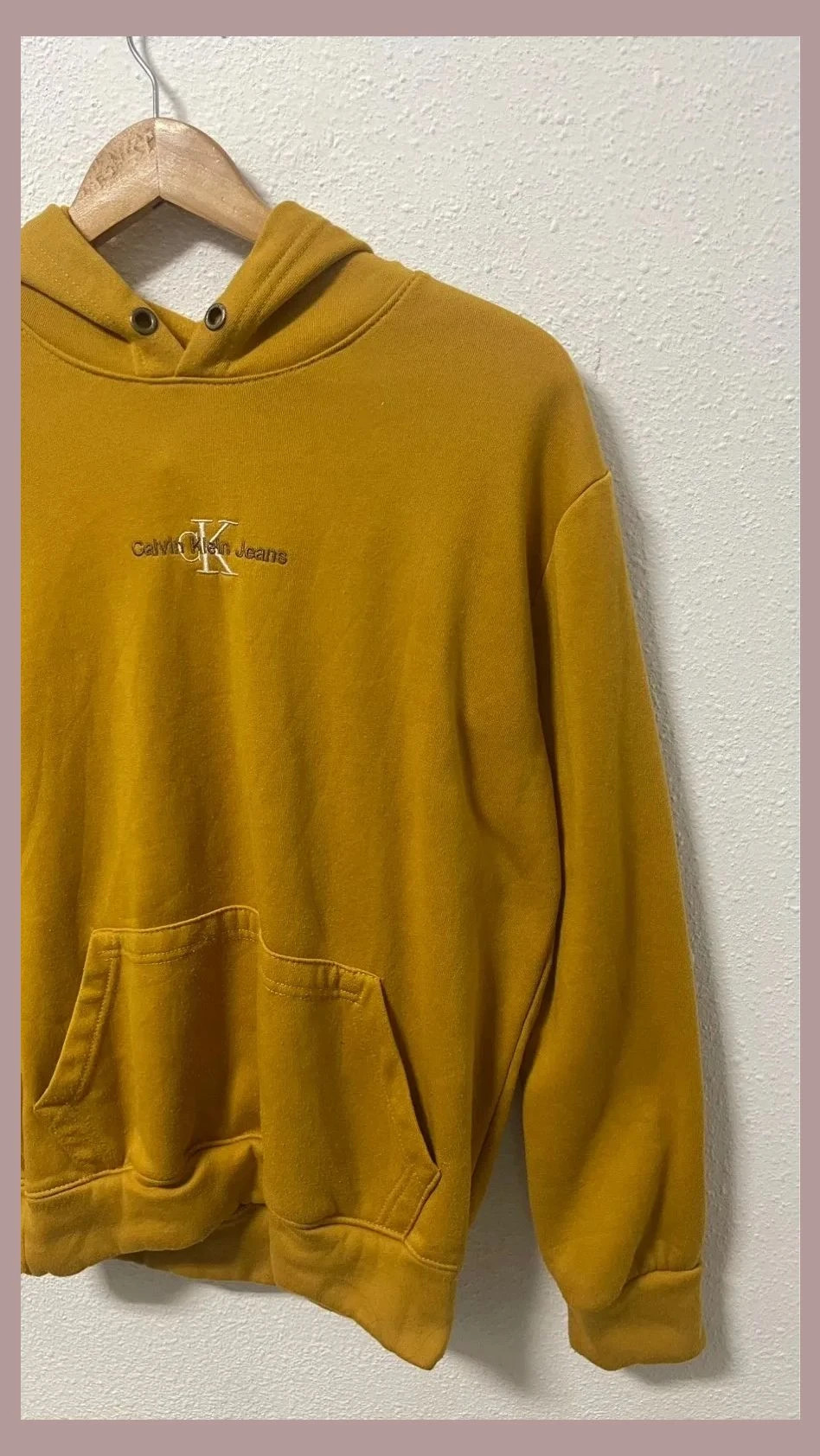 Sudadera Mostaza Minimalista con Capucha Logo Bordado Talla L Algodón Cálida Invierno Hombre – Vintage Dressing – taille L 4