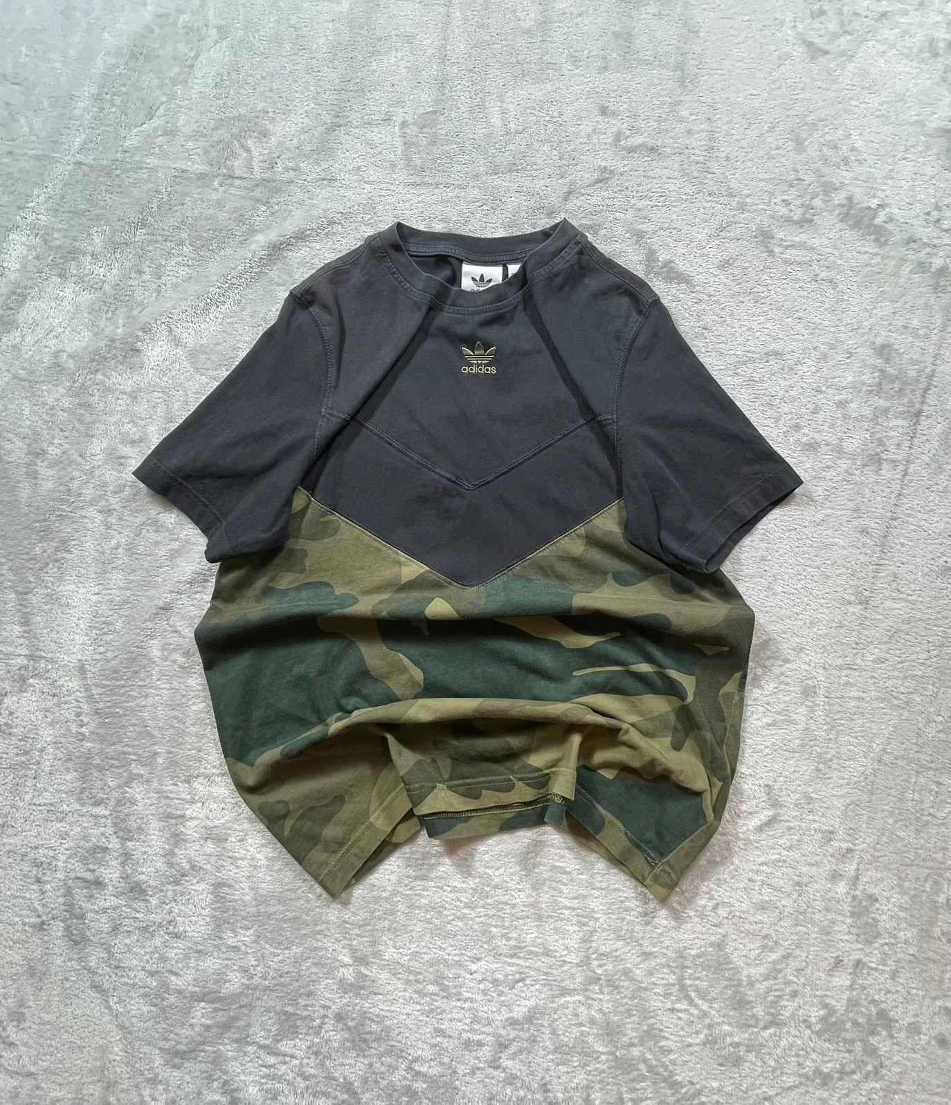 Adidas T-Shirt Camo Block Trefoil Logo Sport Urban 00s Talla S