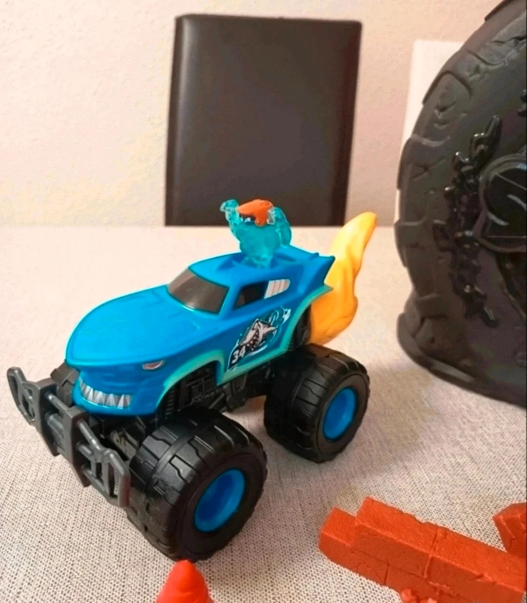 Juguete de Smashers. Coche con figuras – smashers – taille 5 ans / 110 cm 3