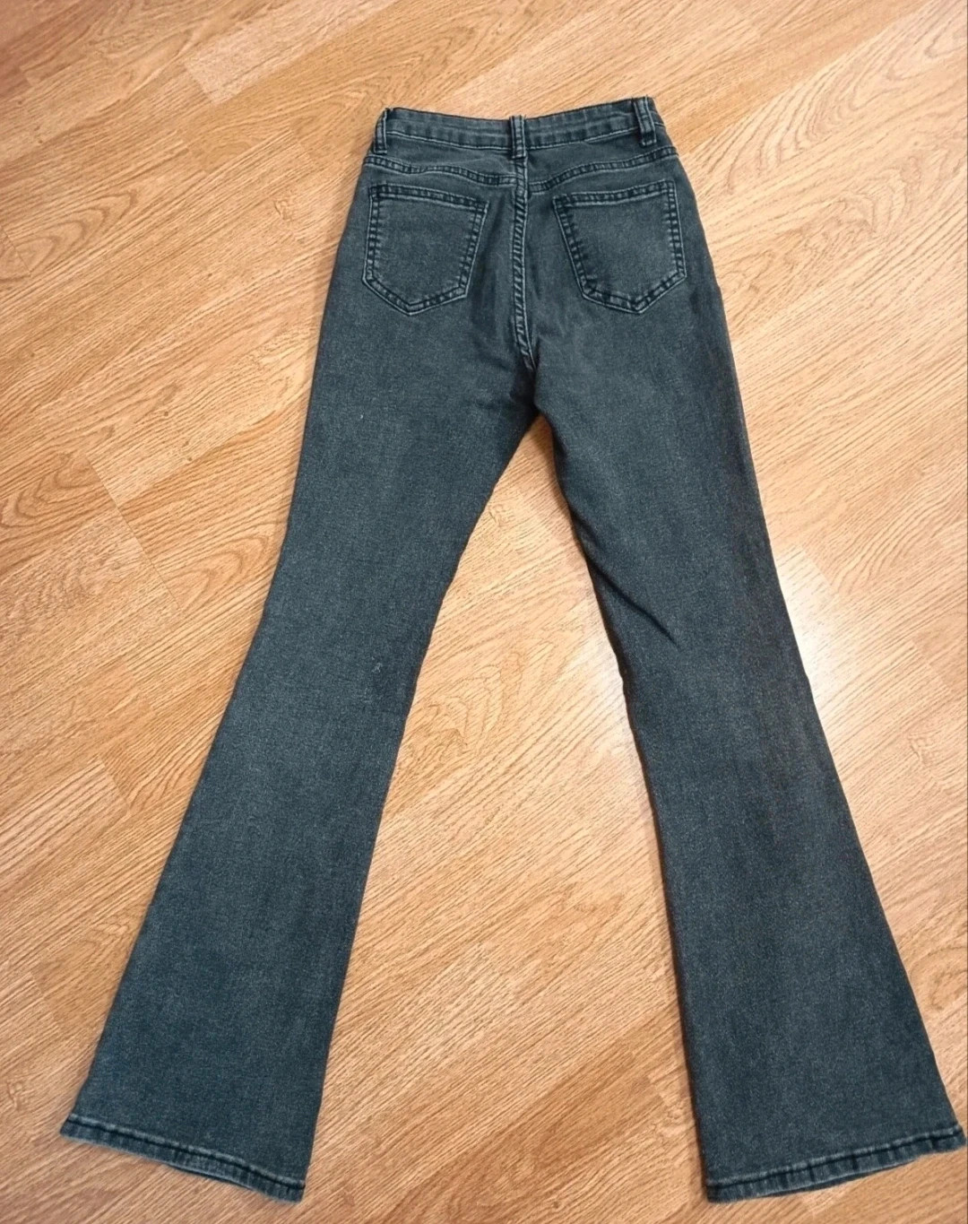 Pantalón vaquero elástico acampanado de mujer. De Shein. Talla XXS – Shein – taille XXS / 32 / 4 4