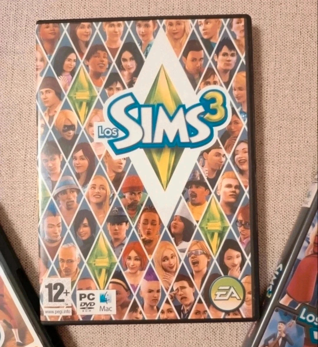 Juego para pc Los sims 3 con dos expansiones. Trotamundos y al caer la noche 3
