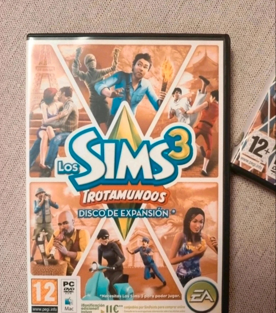 Juego para pc Los sims 3 con dos expansiones. Trotamundos y al caer la noche 4