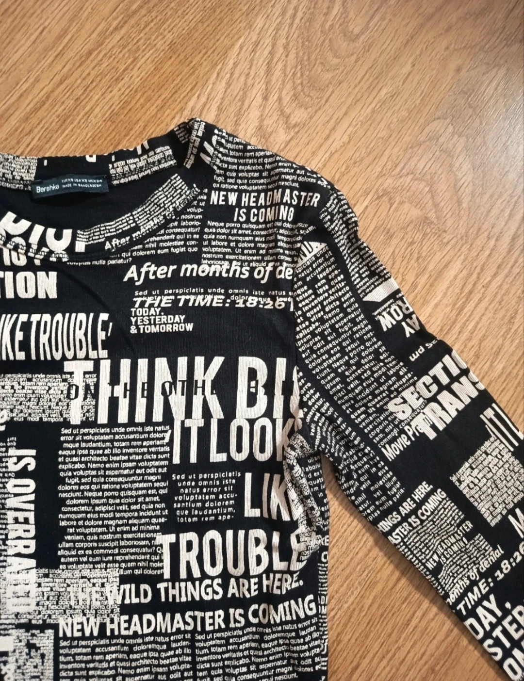 Top Bershka estampado periódico Talla XS – Bershka – taille XS / 34 / 6 2