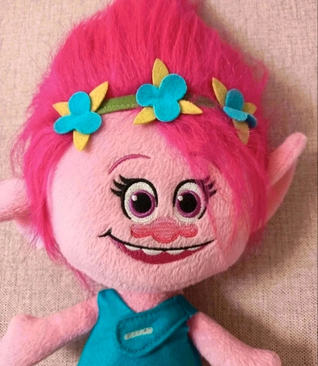Peluche que canta de Poppy de Trolls – Dreamworks – taille 3 ans / 98 cm 2